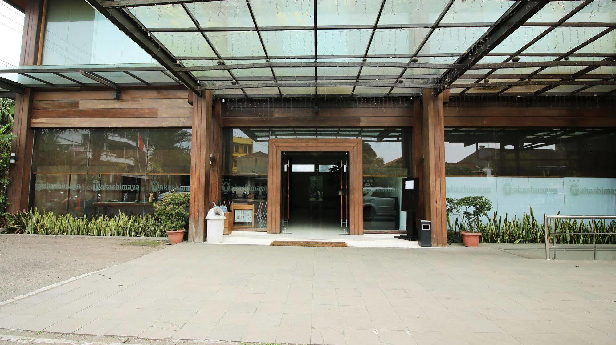Zen Rooms Grand Hotel Lembang Zewnętrze zdjęcie