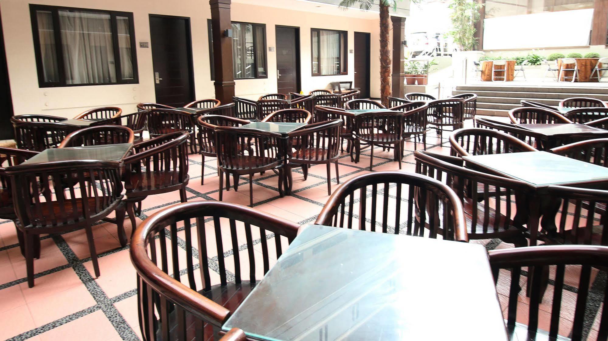 Zen Rooms Grand Hotel Lembang Zewnętrze zdjęcie