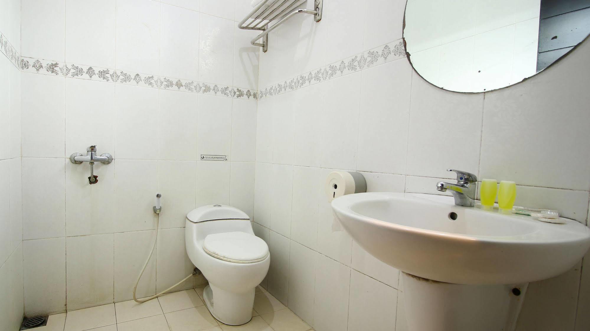 Zen Rooms Grand Hotel Lembang Zewnętrze zdjęcie
