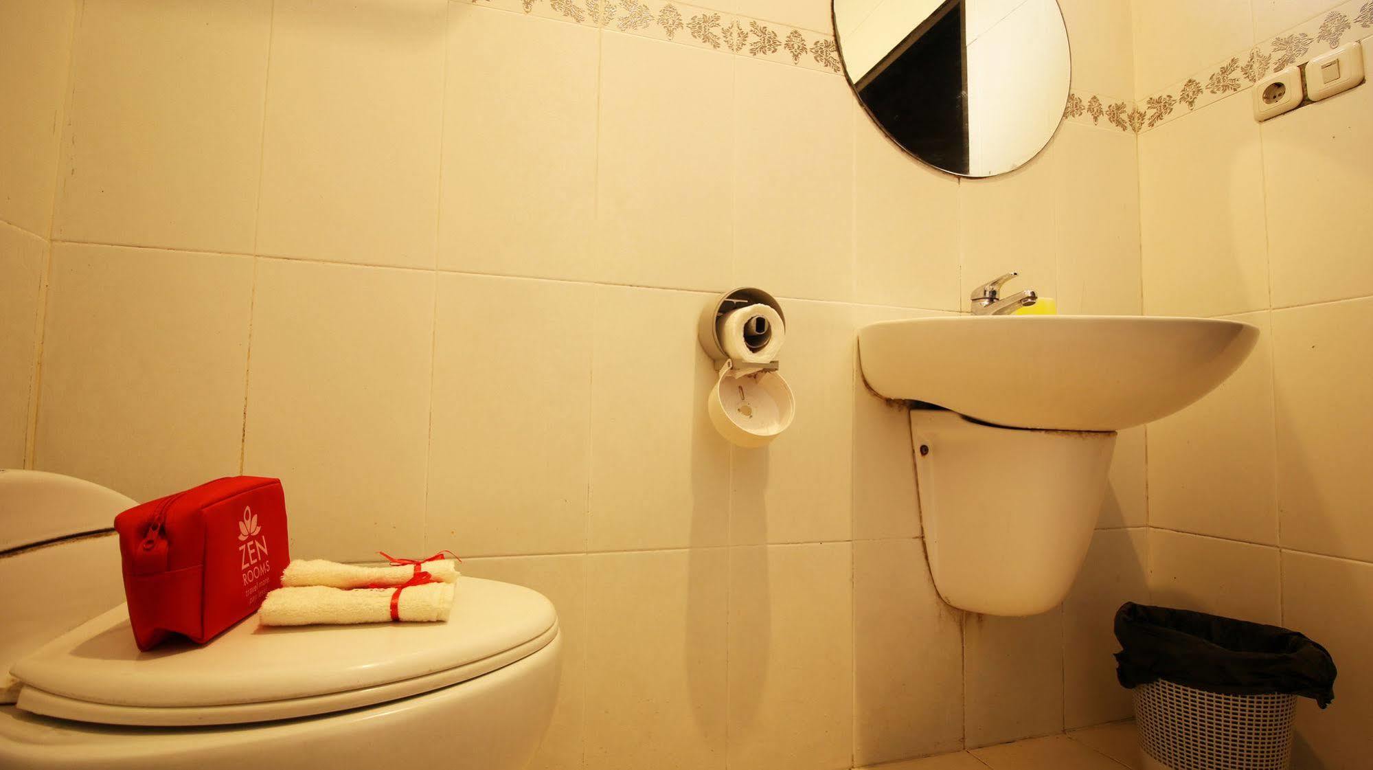 Zen Rooms Grand Hotel Lembang Zewnętrze zdjęcie