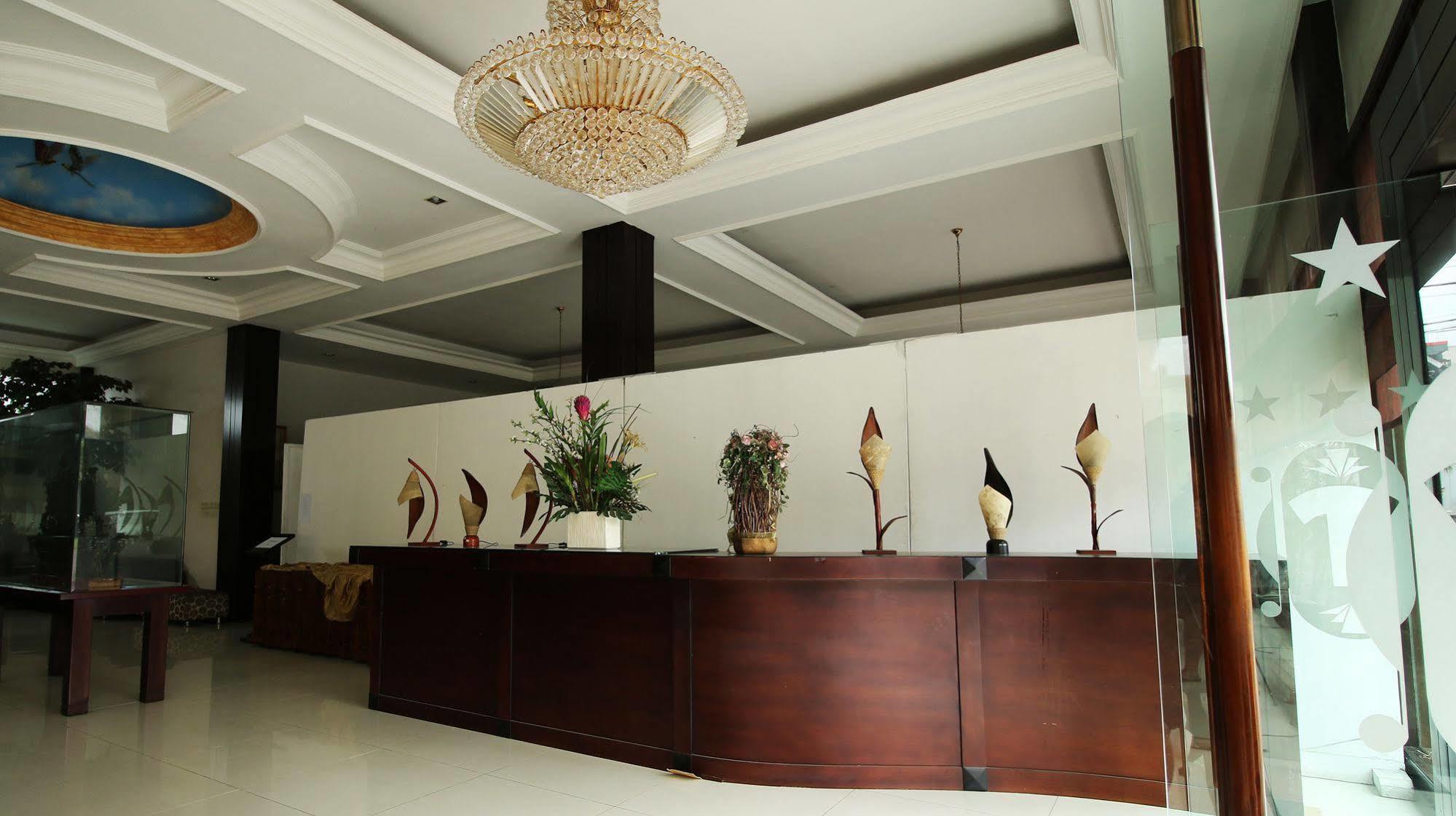 Zen Rooms Grand Hotel Lembang Zewnętrze zdjęcie