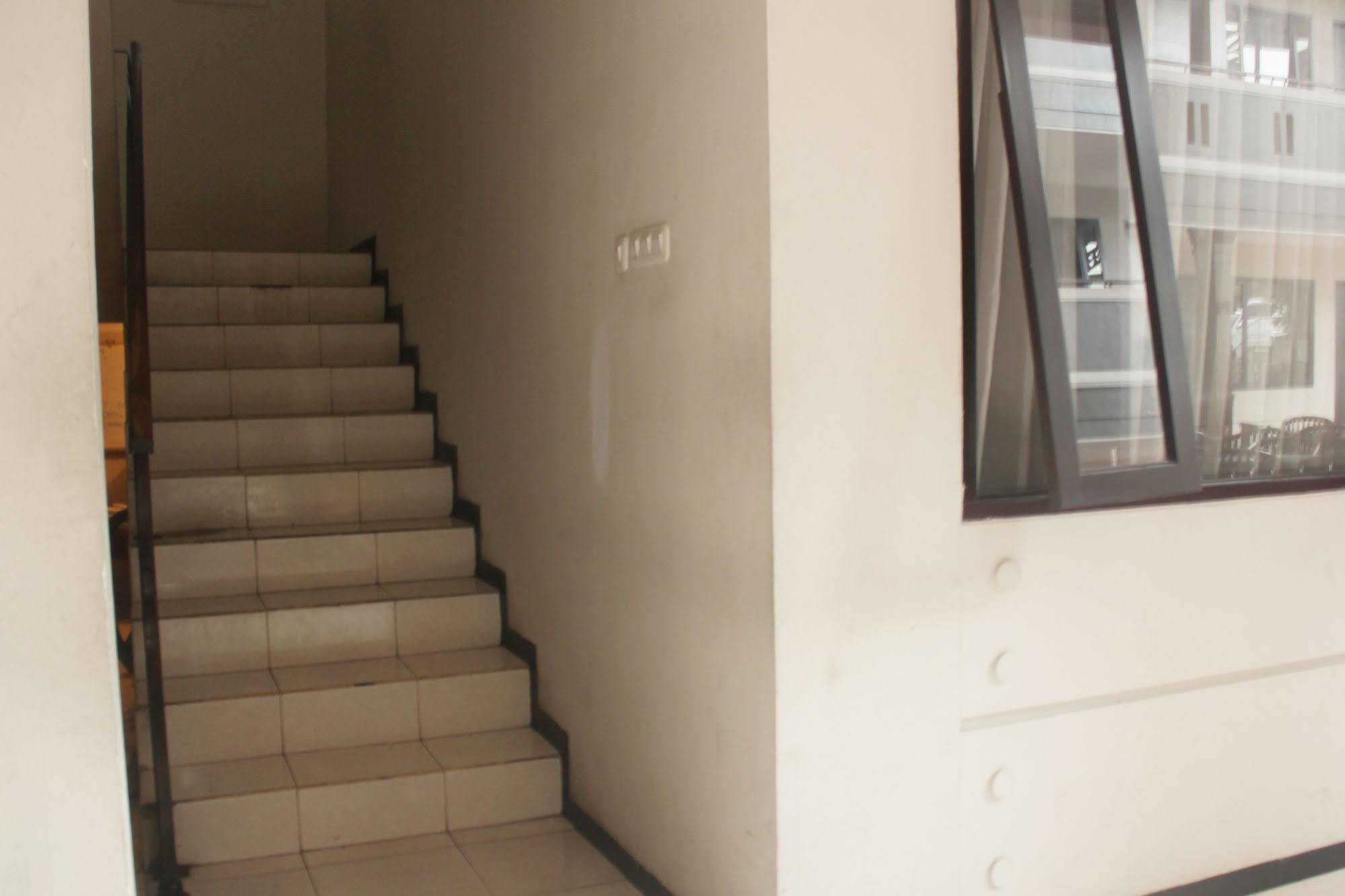 Zen Rooms Grand Hotel Lembang Zewnętrze zdjęcie